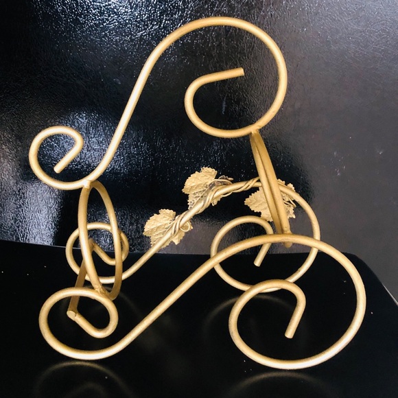 Elegant Metal Gold Wine Bottle Storage Rack - Picture 3 of 4